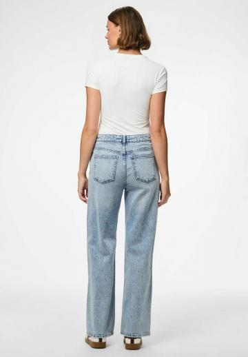 Прямые джинсы