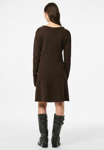 Вязаное платье