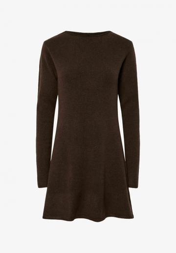 Вязаное платье