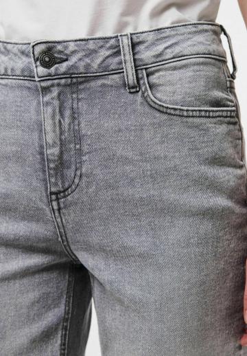 Прямые джинсы