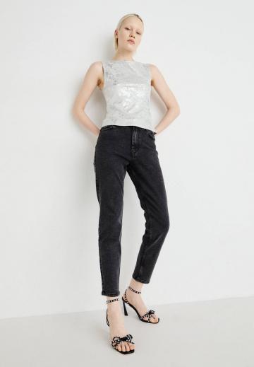 Короткие джинсы