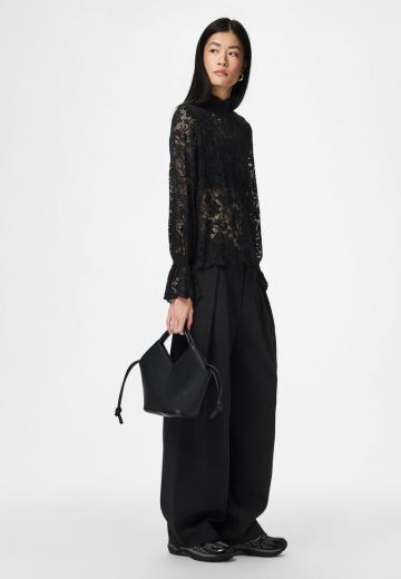 Кружевная блузка