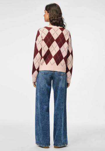 Жаккардовая вязаная кофта