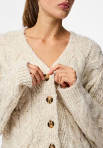 Жаккардовая вязаная кофта