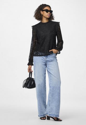 Кружевная блузка