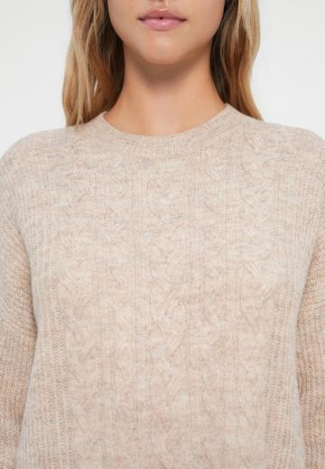 Вязаное платье