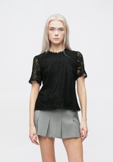 Кружевная блузка