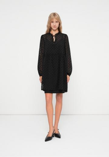 Короткое платье