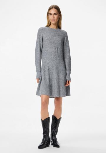 Вязаное платье