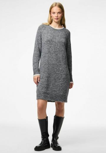 Вязаное платье