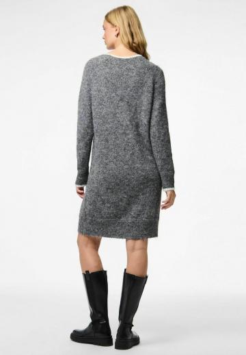 Вязаное платье