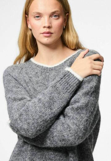 Вязаное платье