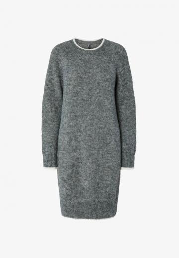 Вязаное платье