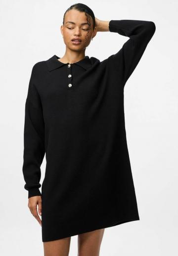 Вязаное платье