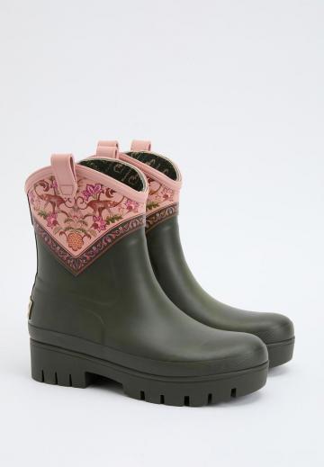 Резиновые сапоги