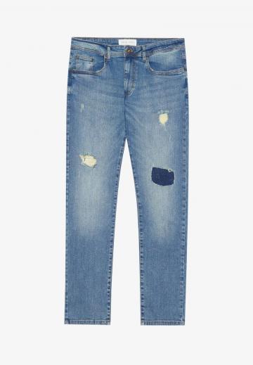 Узкие джинсы