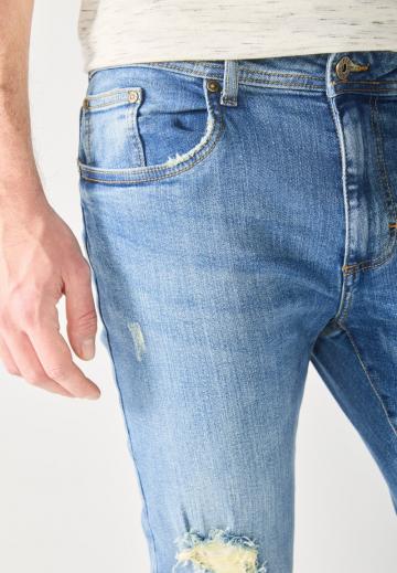 Узкие джинсы