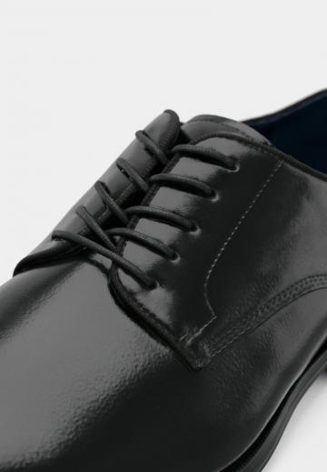 Ботинки на шнуровке