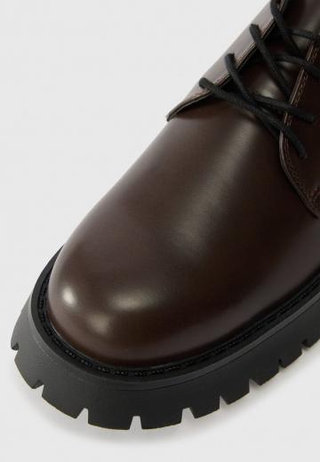 Ботинки на шнуровке