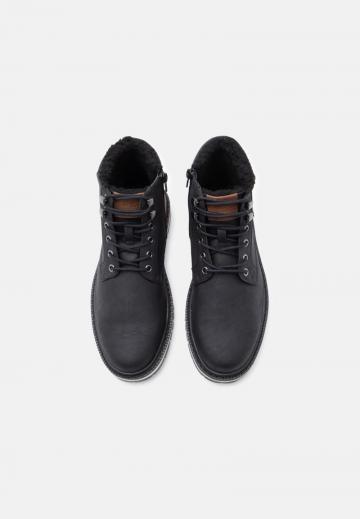Ботинки на шнуровке