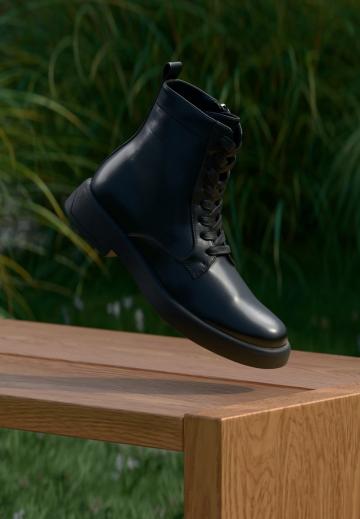 Ботинки на шнуровке