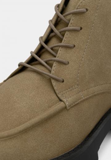 Ботинки на шнуровке