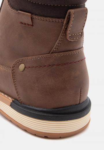 Ботинки на шнуровке