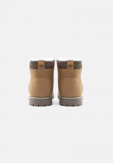 Зимние ботинки