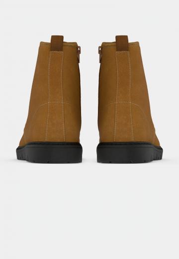 Ботинки на шнуровке