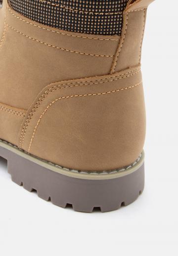 Зимние ботинки