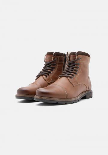 Зимние ботинки