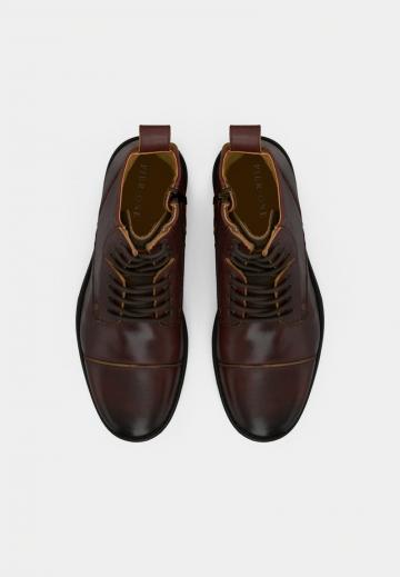 Ботинки на шнуровке