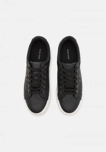 Гандбольные кроссовки