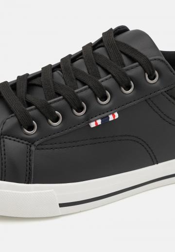 Гандбольные кроссовки