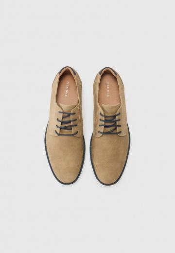 Ботинки на шнуровке