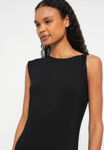 Вязаное платье