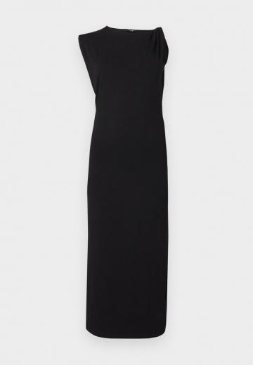 Вязаное платье