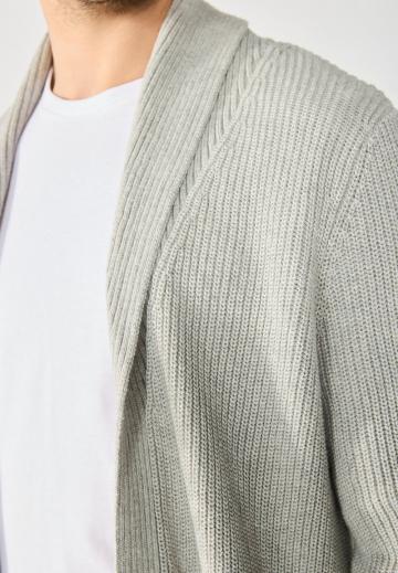 Вязаная кофта