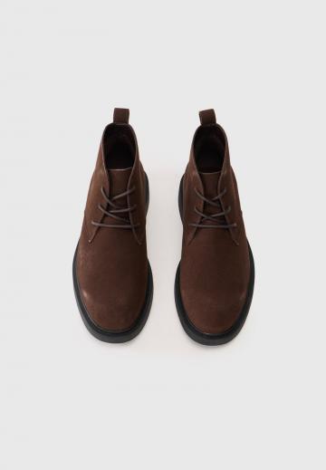 Ботинки на шнуровке