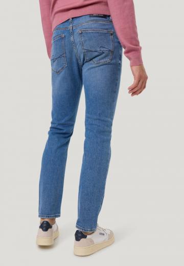 Узкие джинсы