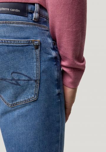 Узкие джинсы