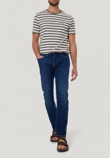 Узкие джинсы