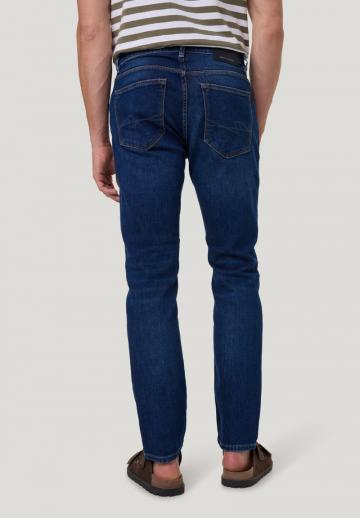 Узкие джинсы