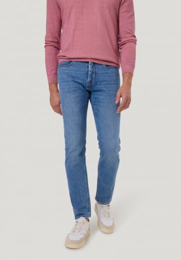 Узкие джинсы