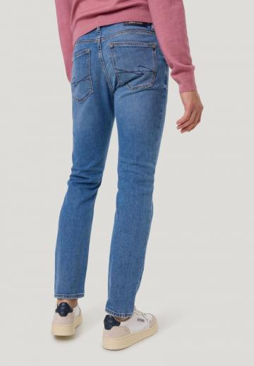 Узкие джинсы