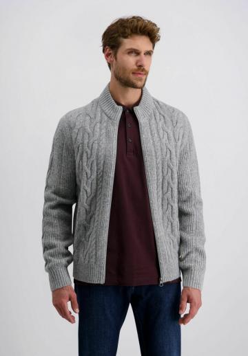 Вязаная кофта