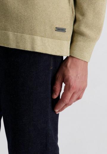 Вязаная кофта