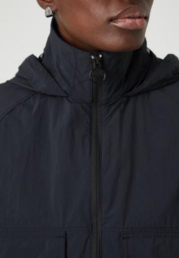 Куртка с накладнымит карманами