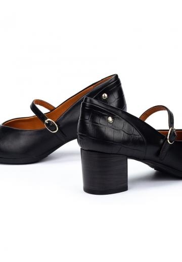 Туфли с ремешком