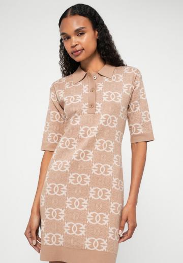 Вязаное платье